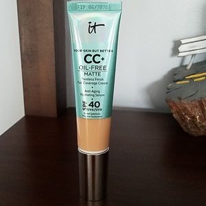 It Cosmetics CC+ Cream - Neutral Medium Shade.